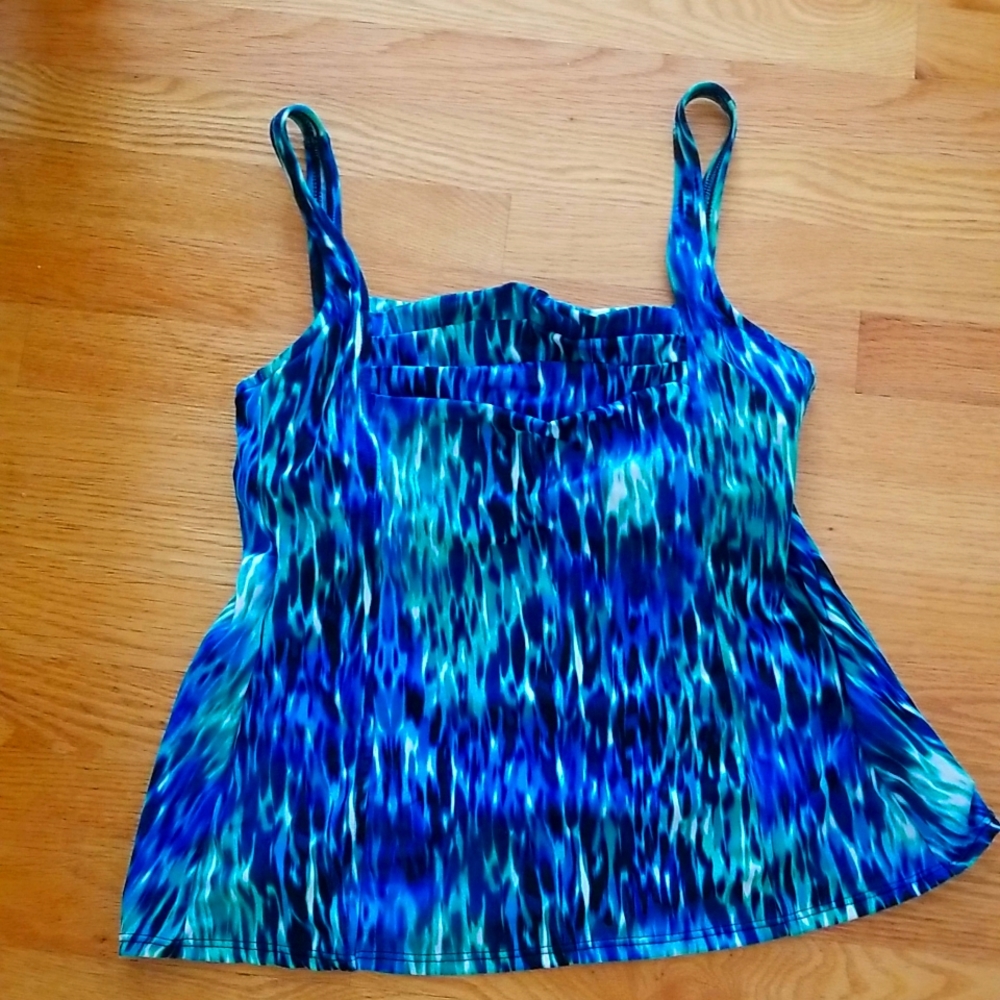 Tankini top with built in underwire support